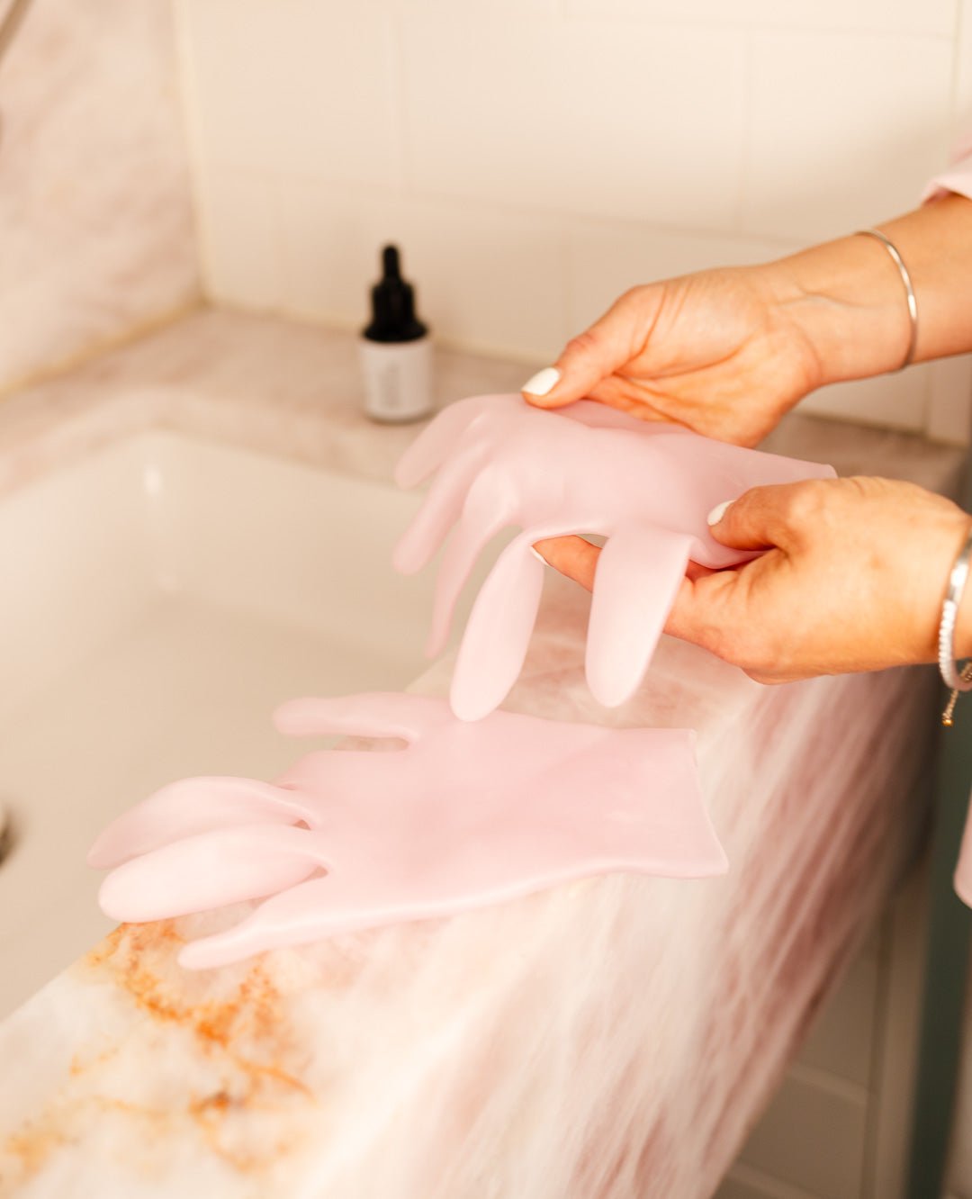 Ultimate Hydration Reusable Gloves - SkinGlow Alchemy